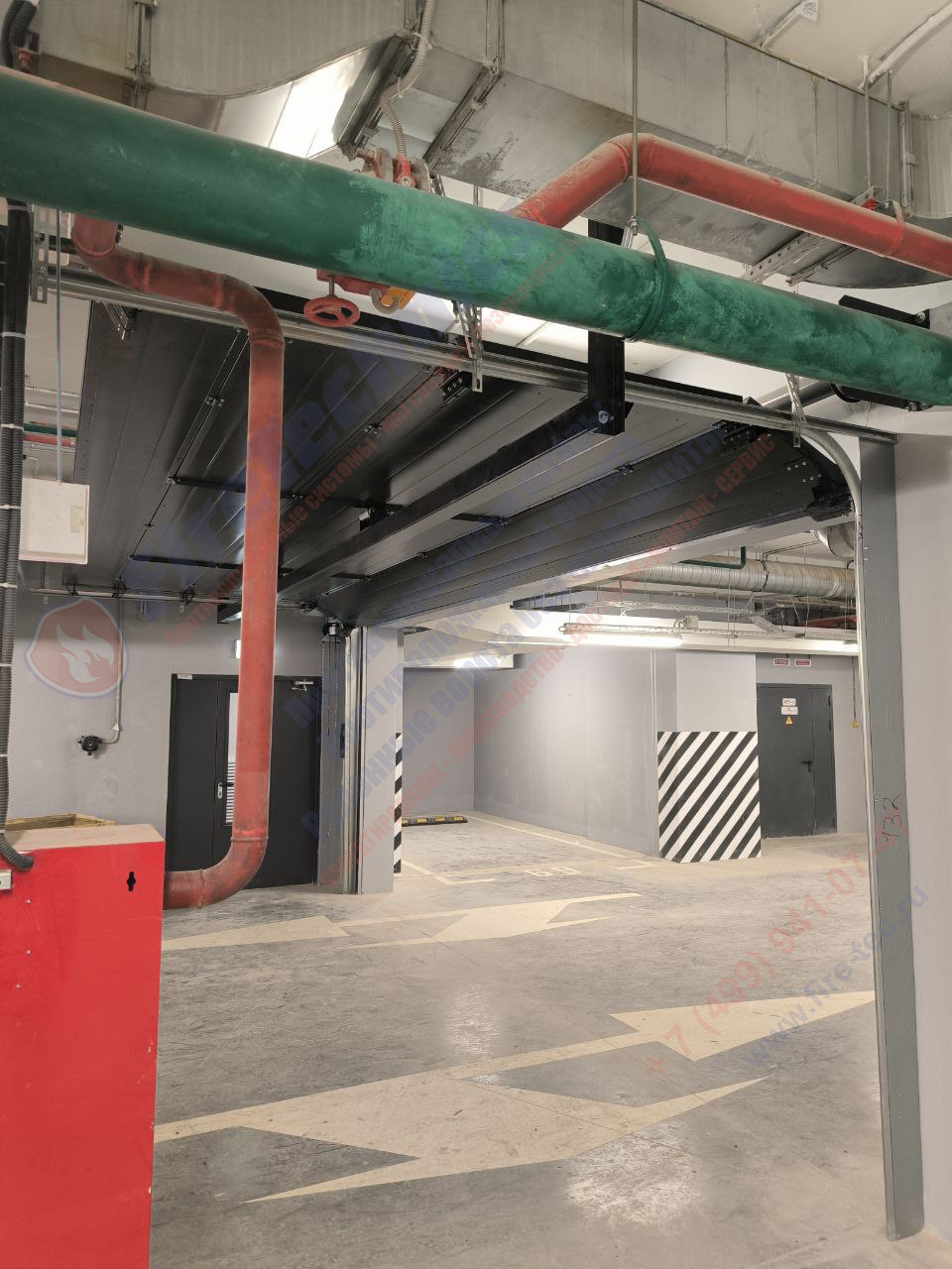 Секционные противопожарные ворота FireTechnics-S EI60 в паркинге ЖК